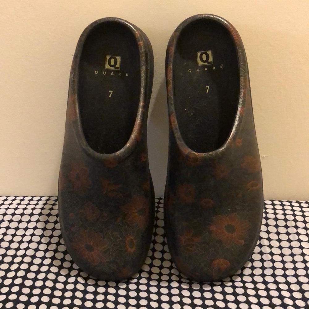 Quark Garden clogs